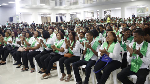 En esta promoción el Gobierno, mediante el proyecto Progresando Unidos, graduó 2,311 jóvenes en carreras técnicas, los que suman 10 mil 892 los formados por la iniciativa diseñada en conjunto con el Instituto Nacional de Formación Técnico Profesional (INFOTEP) y el Banco Mundial.